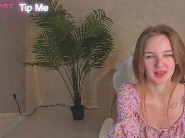 Kiana-White webcam