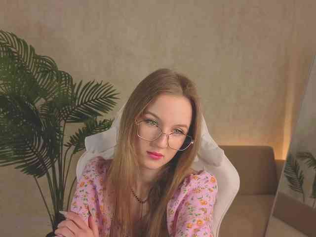 Kiana-White webcam