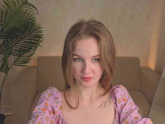 Kiana-White webcam