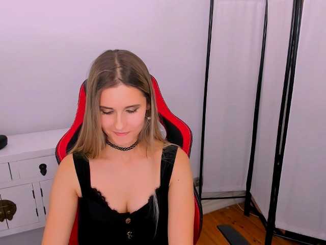 CatrinGood from BongaCams