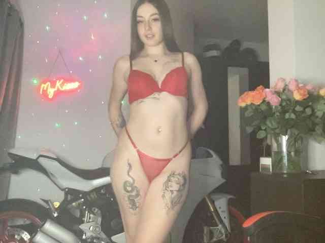 MyKisss Live Webcam on BongaCams