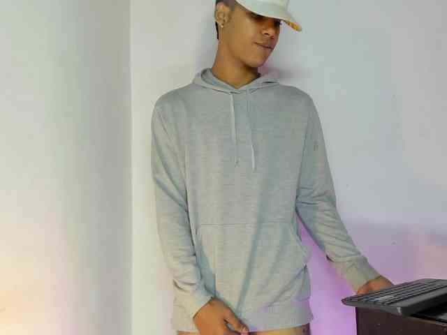 Kamadeva4 Live Webcam on BongaCams