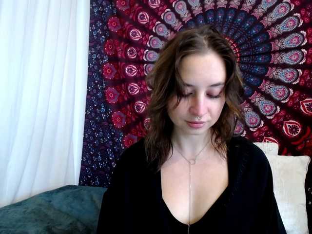 AdalynGlow's BongaCams show and profile