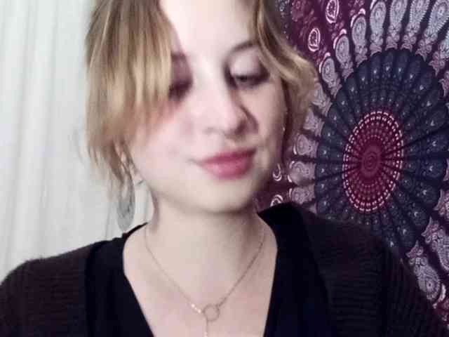 AdalynGlow webcam