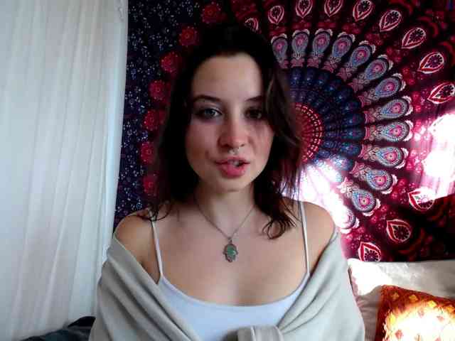 AdalynGlow webcam