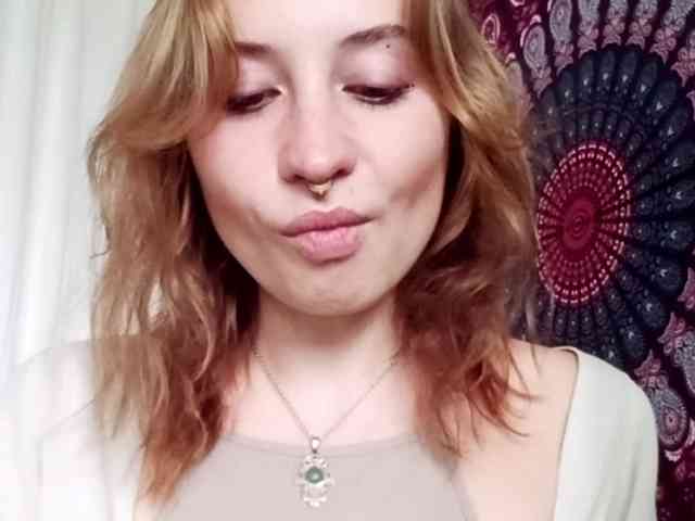 AdalynGlow webcam