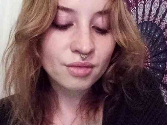 AdalynGlow webcam