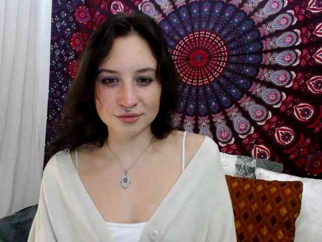 AdalynGlow webcam