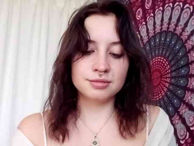 AdalynGlow webcam