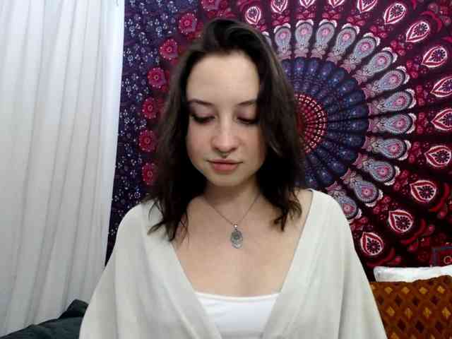 AdalynGlow webcam