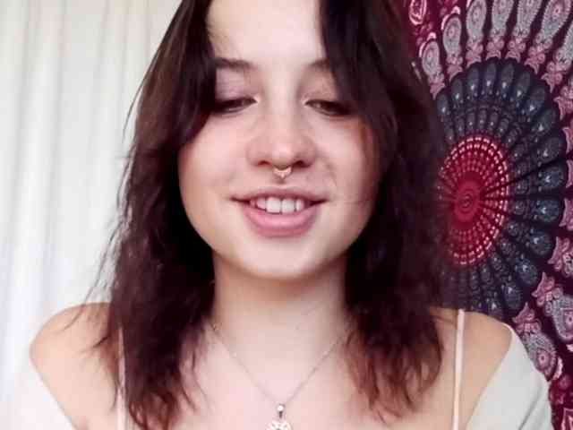 AdalynGlow webcam