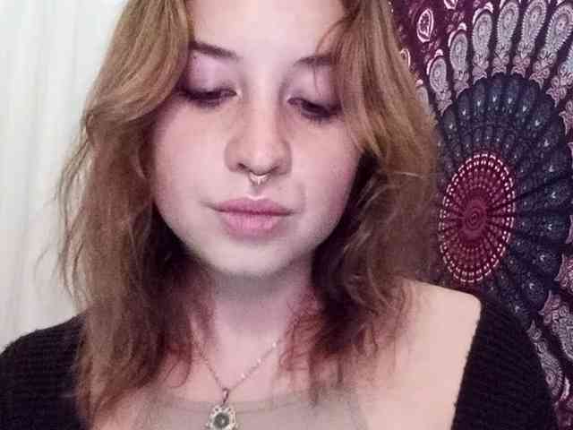 AdalynGlow webcam