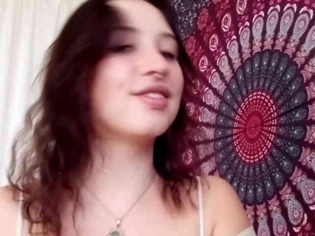 AdalynGlow webcam