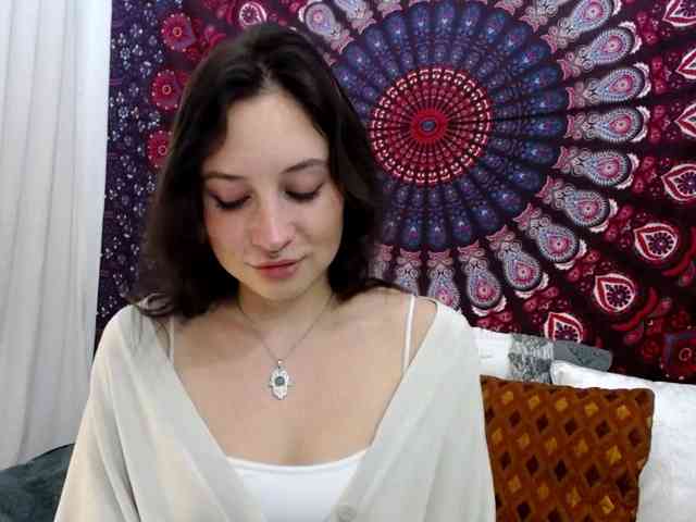 AdalynGlow webcam
