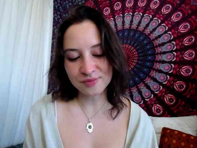 AdalynGlow webcam