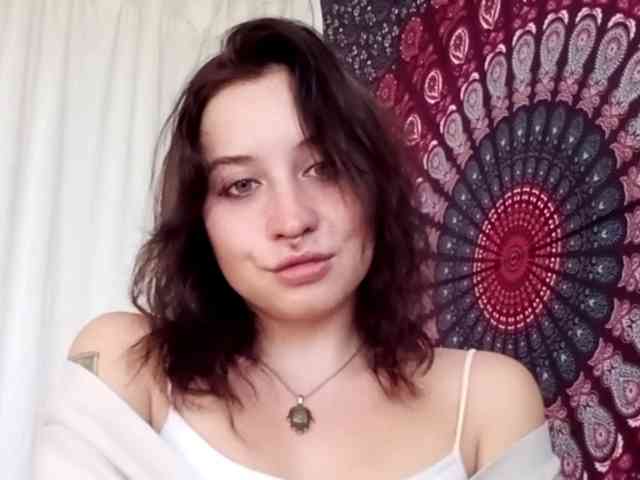 AdalynGlow webcam