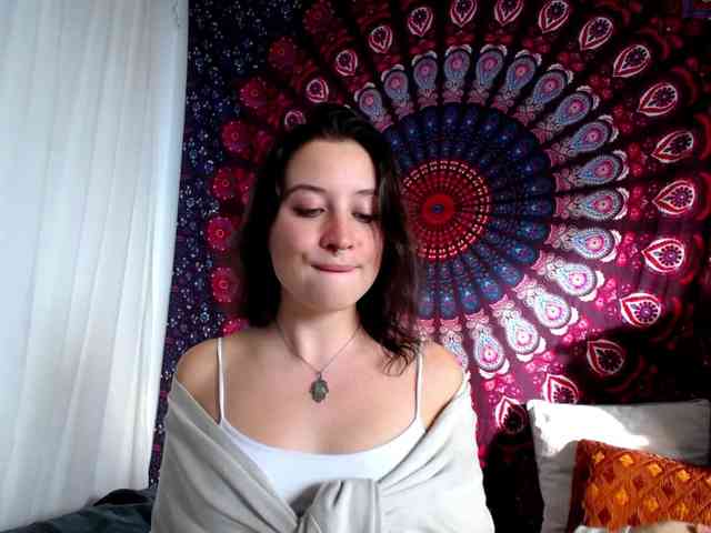AdalynGlow webcam