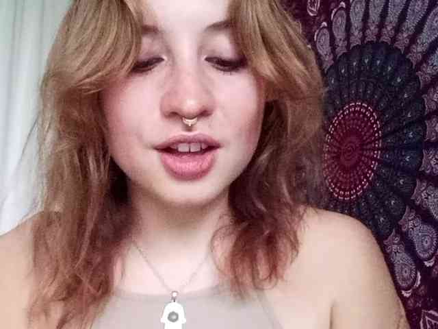 AdalynGlow webcam