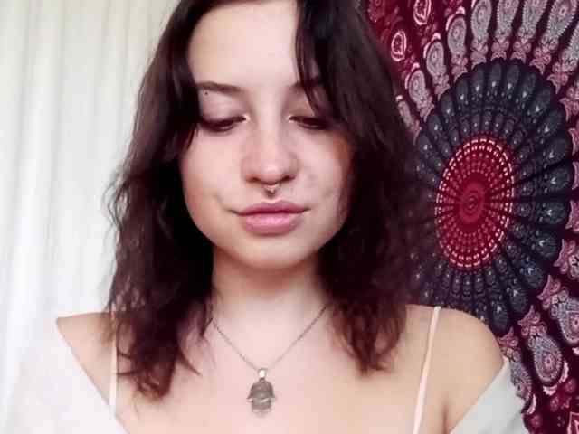 AdalynGlow webcam
