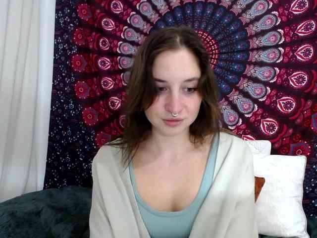 AdalynGlow webcam