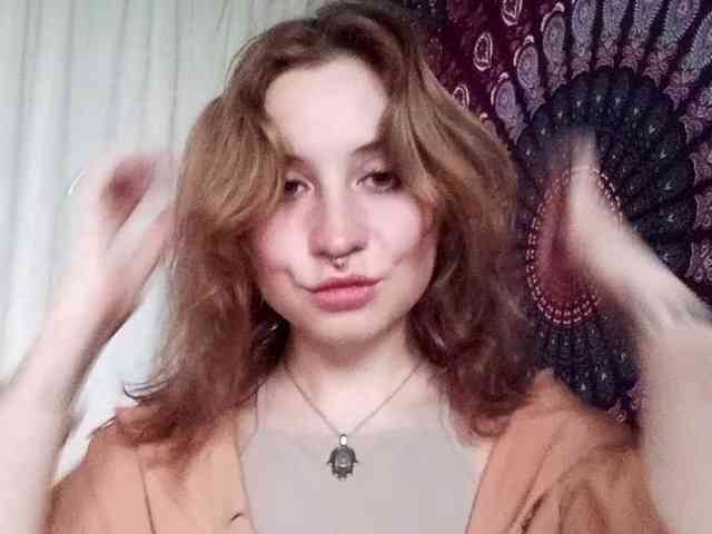 AdalynGlow webcam