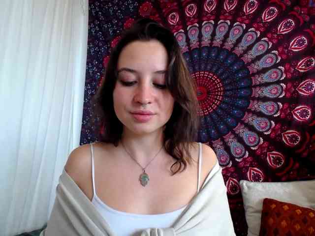 AdalynGlow webcam