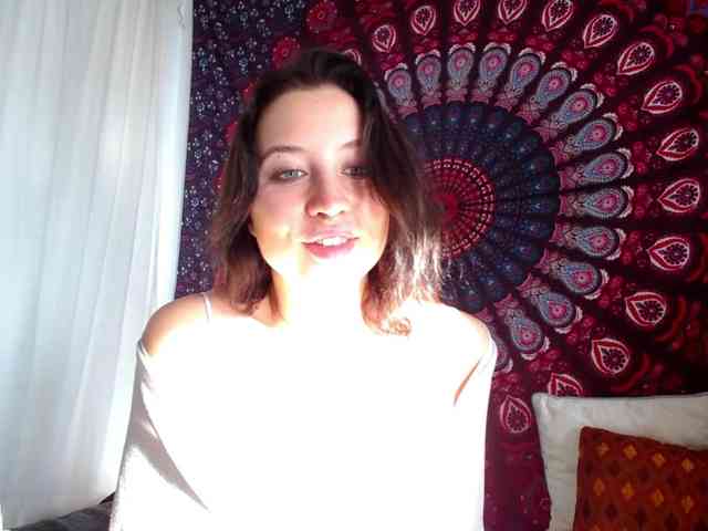 AdalynGlow webcam