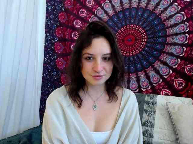 AdalynGlow bongacams