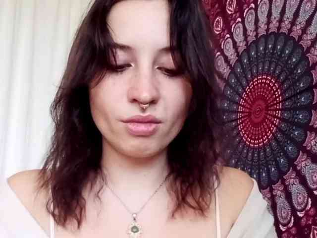AdalynGlow webcam