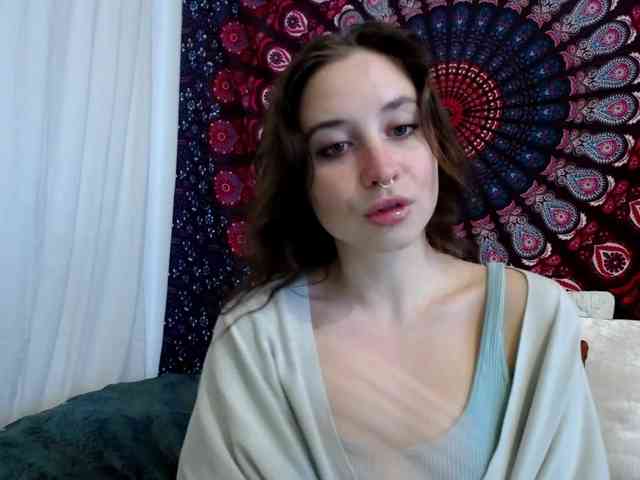 AdalynGlow webcam