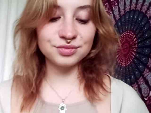 AdalynGlow webcam