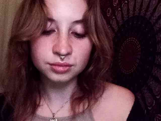 AdalynGlow webcam