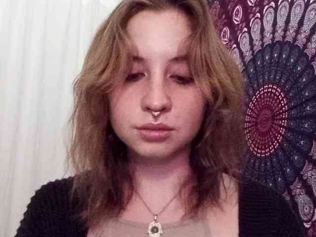 AdalynGlow webcam