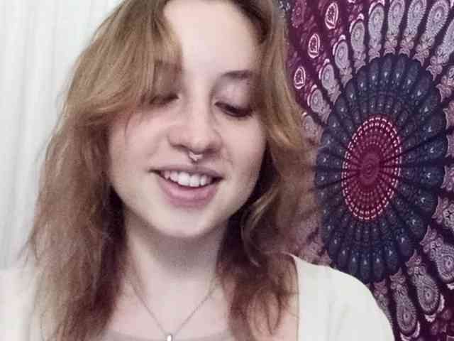 AdalynGlow webcam