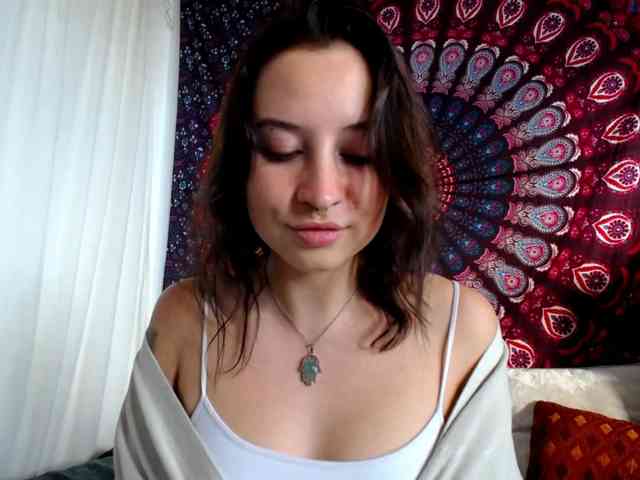 AdalynGlow webcam