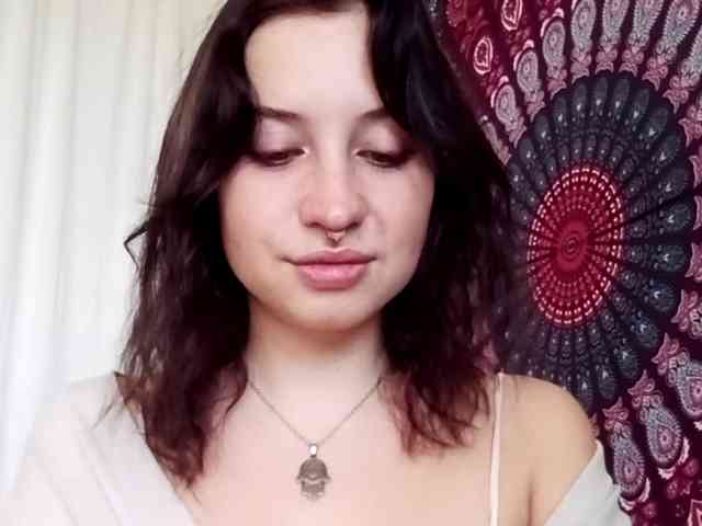 AdalynGlow webcam