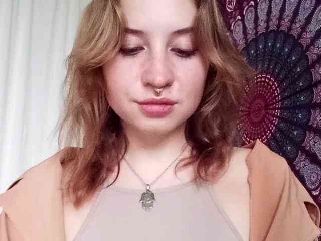 AdalynGlow webcam