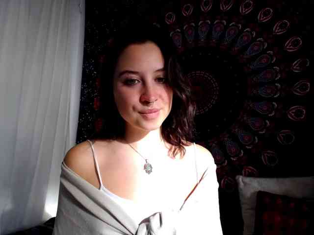 AdalynGlow webcam