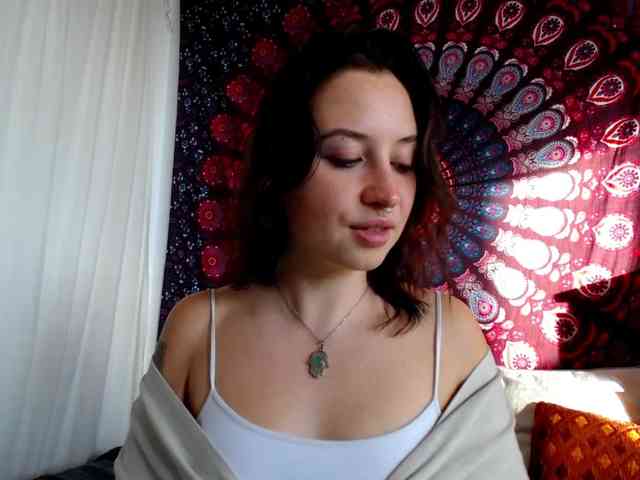 AdalynGlow webcam