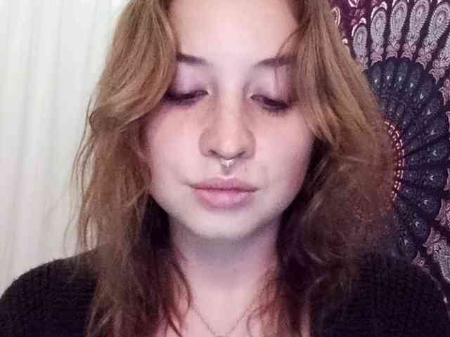 AdalynGlow webcam