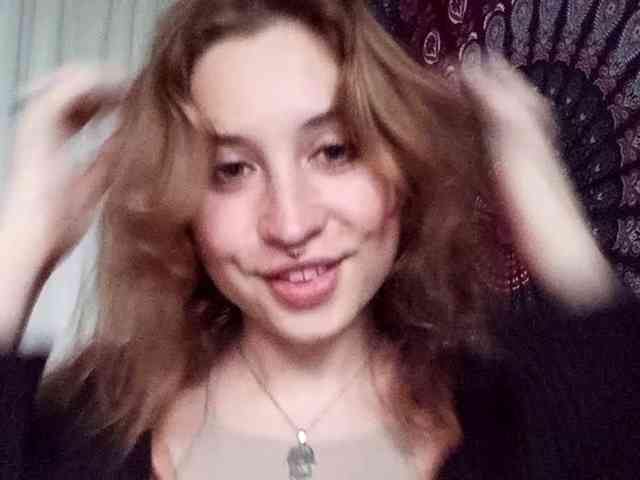 AdalynGlow webcam