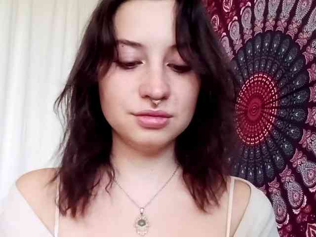 AdalynGlow webcam