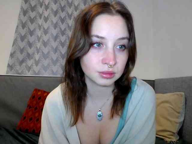 AdalynGlow webcam