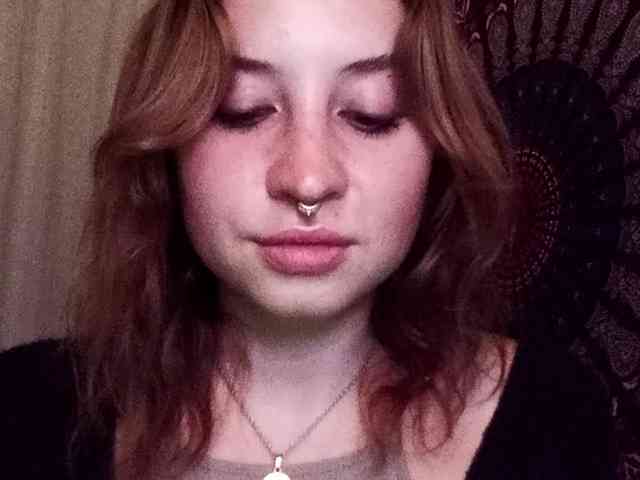 AdalynGlow webcam