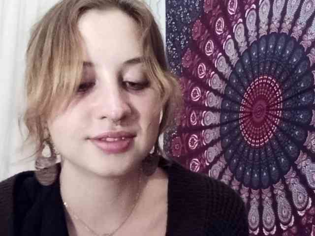 AdalynGlow webcam