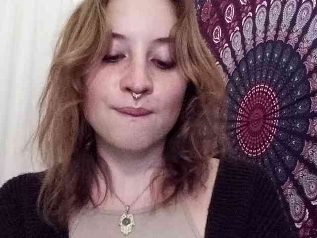 AdalynGlow webcam