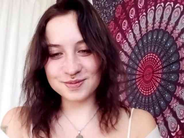AdalynGlow webcam