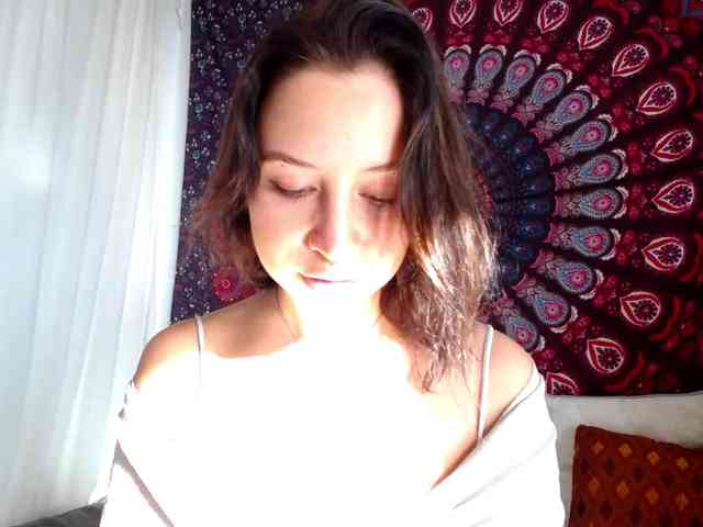 AdalynGlow webcam