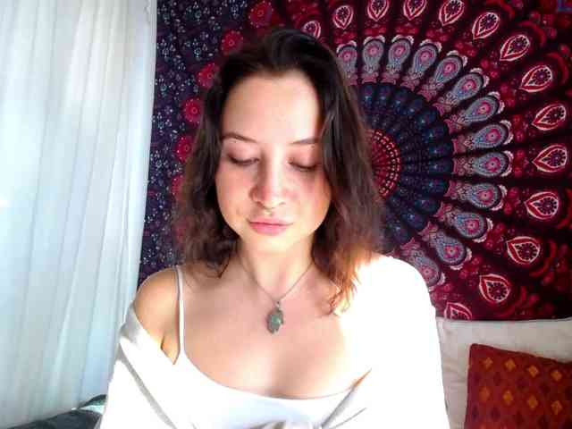 AdalynGlow webcam