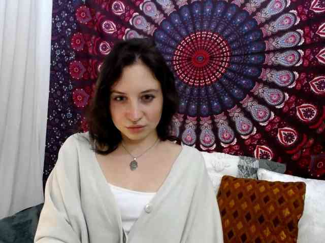 AdalynGlow webcam